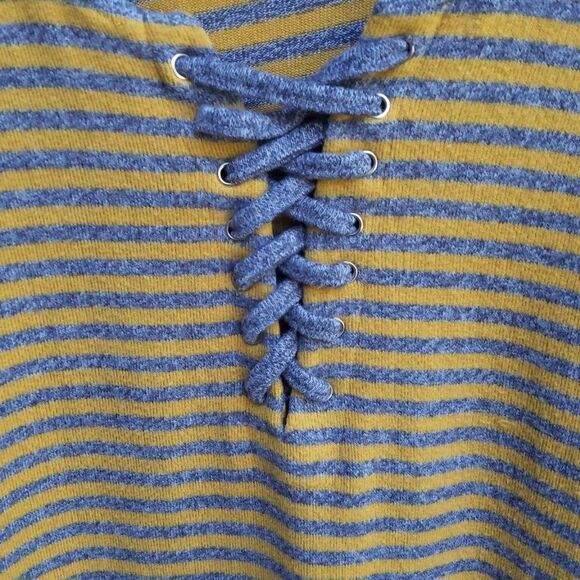 BKE Gray and Gold Stripe Lace Up Sweater Size Medium - Picture 8 of 8